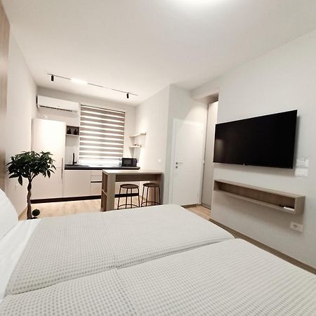 Goat Apartments Тирана Екстер'єр фото