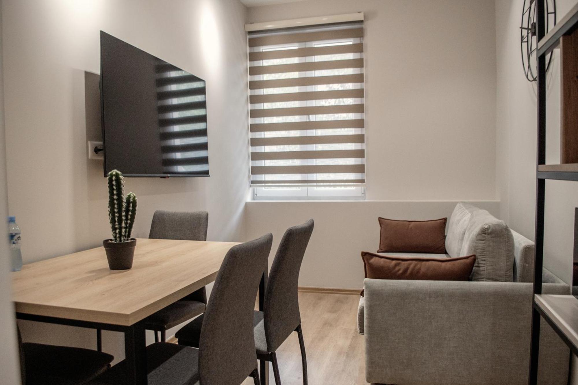 Goat Apartments Тирана Екстер'єр фото