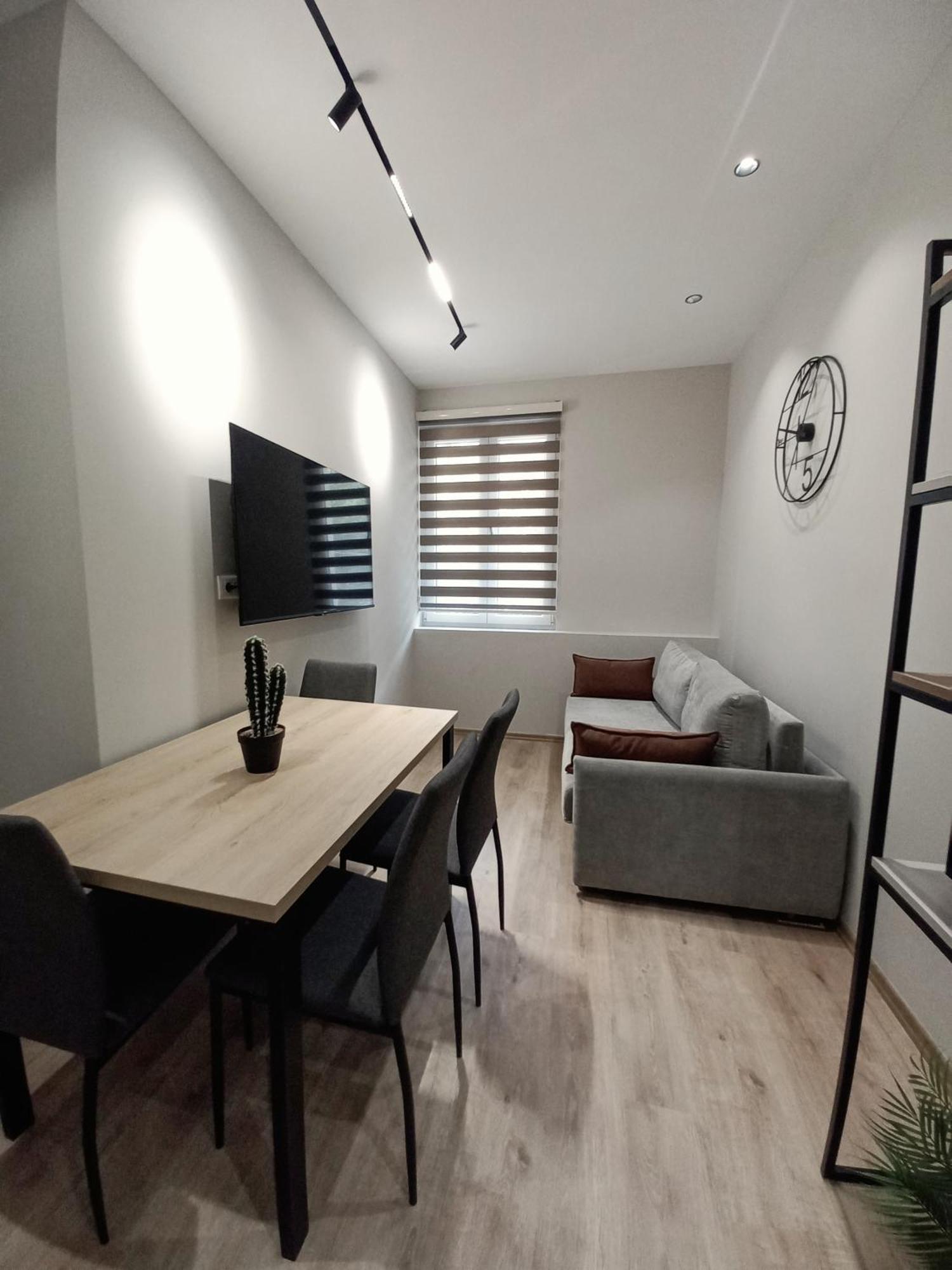 Goat Apartments Тирана Екстер'єр фото