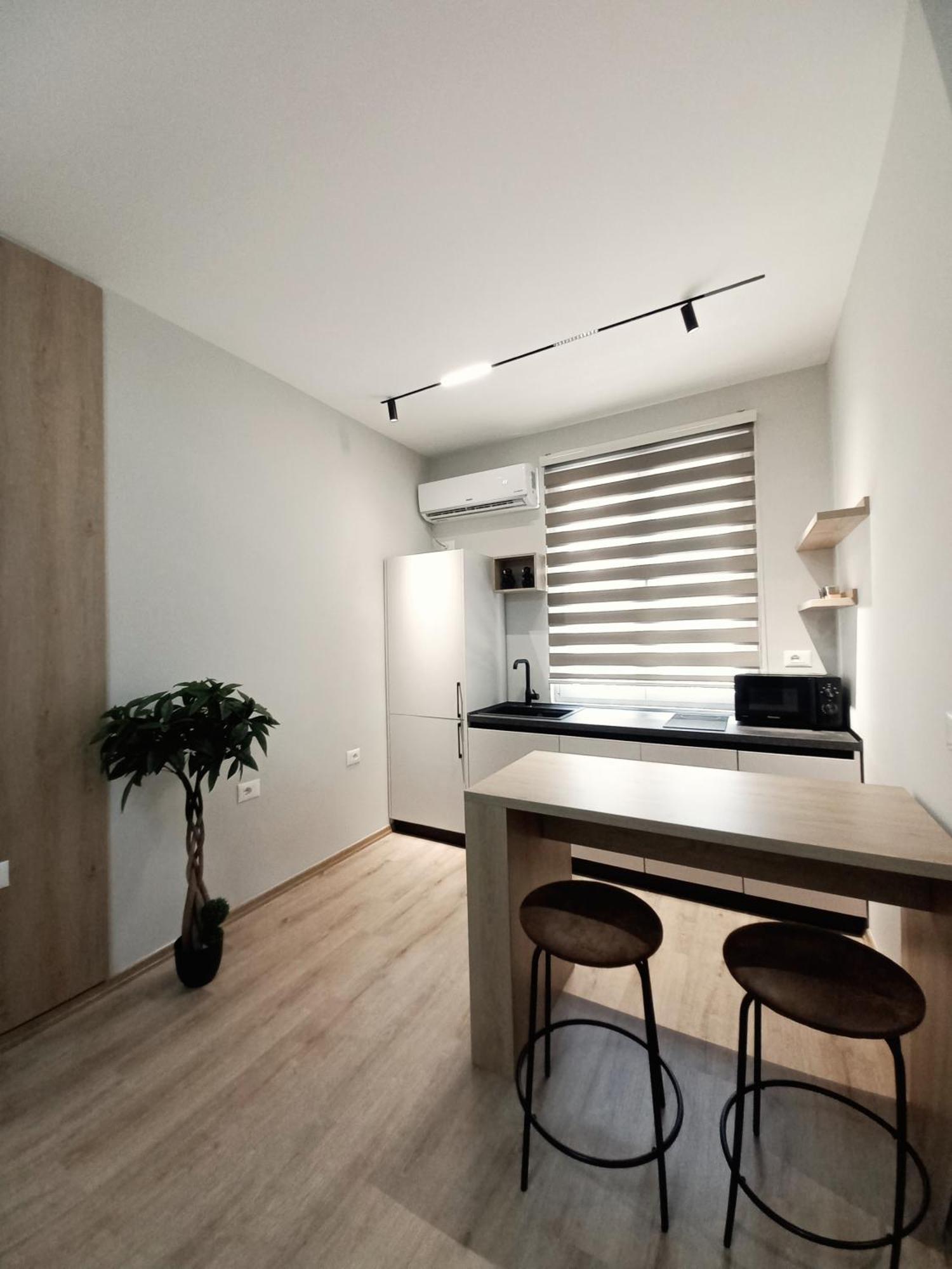 Goat Apartments Тирана Екстер'єр фото